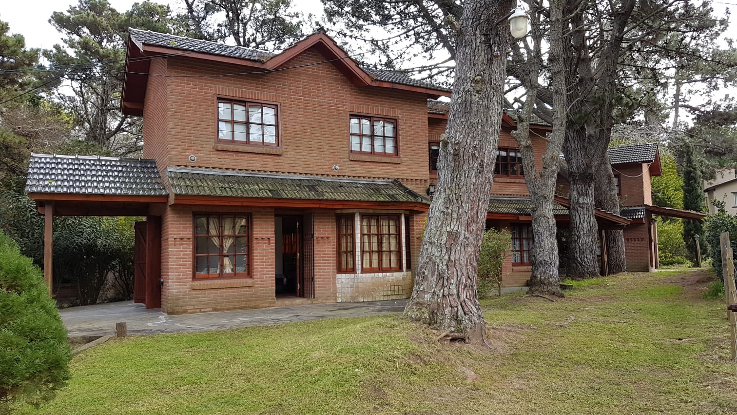 COSTA DEL ESTE Hermoso duplex en Av. 4 a 150 mts del mar para 5/6